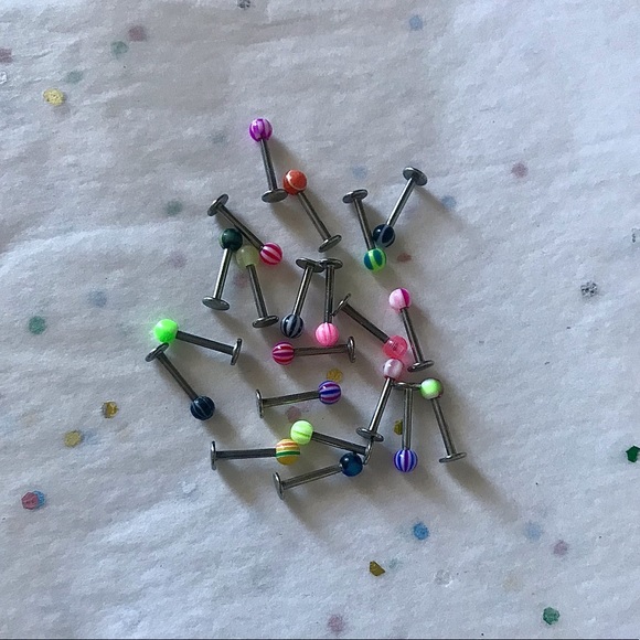 ✨3/$25 Bundle of labrets✨ - Picture 2 of 4